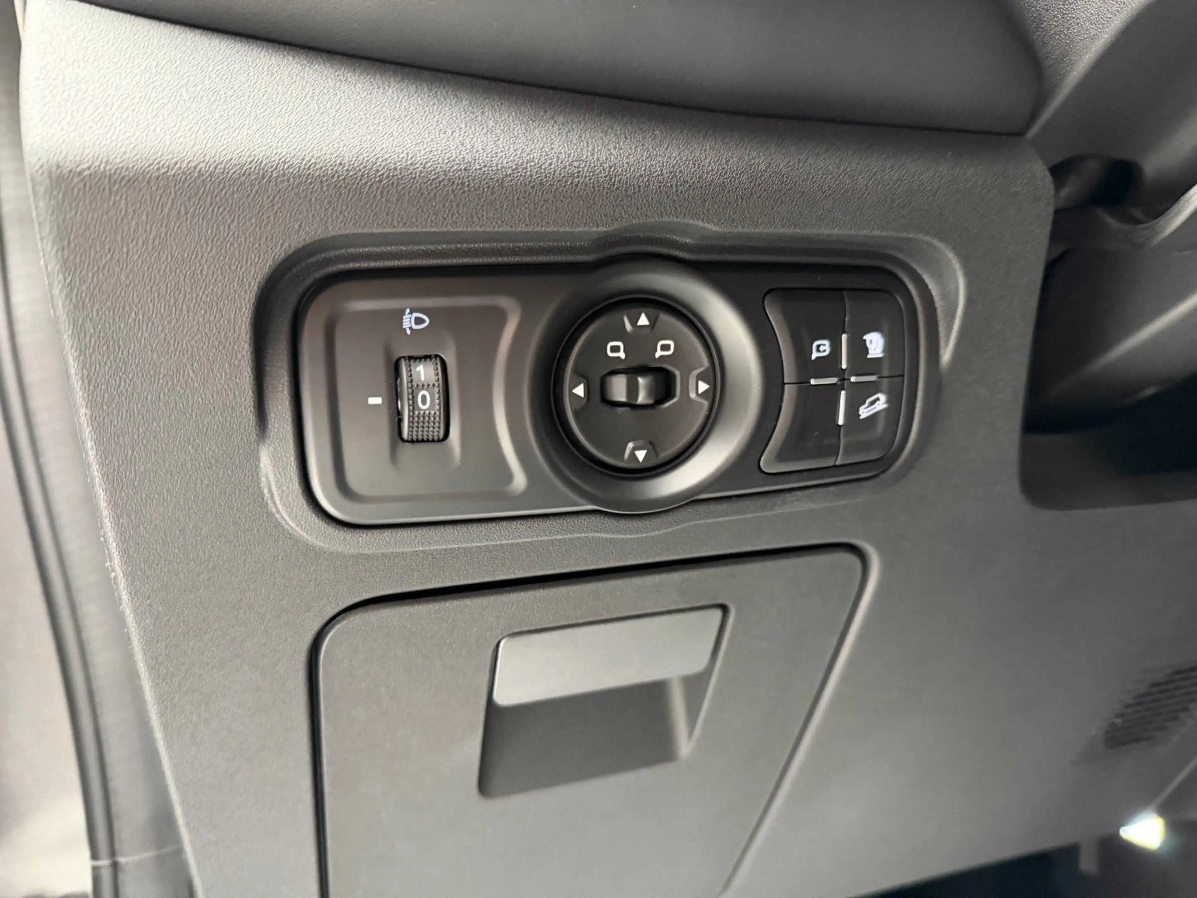 BAW 212 Pick-Up Leder 2.3 Automatik — photo 12