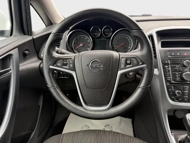 Opel Astra view 13
