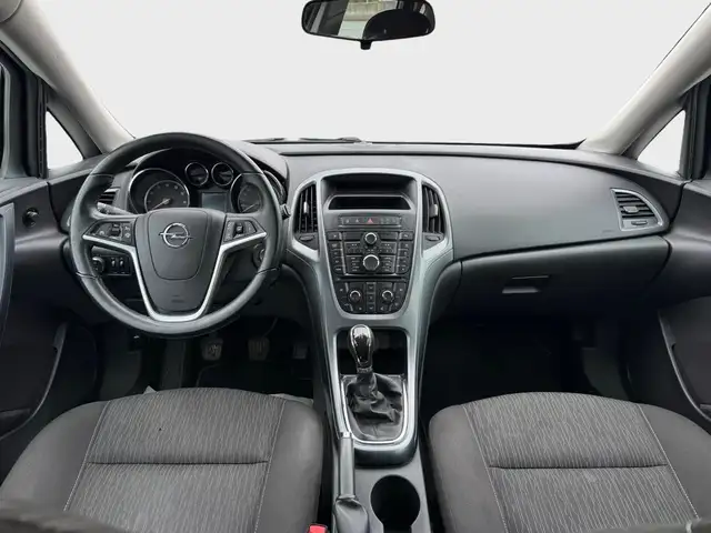 Opel Astra view 12