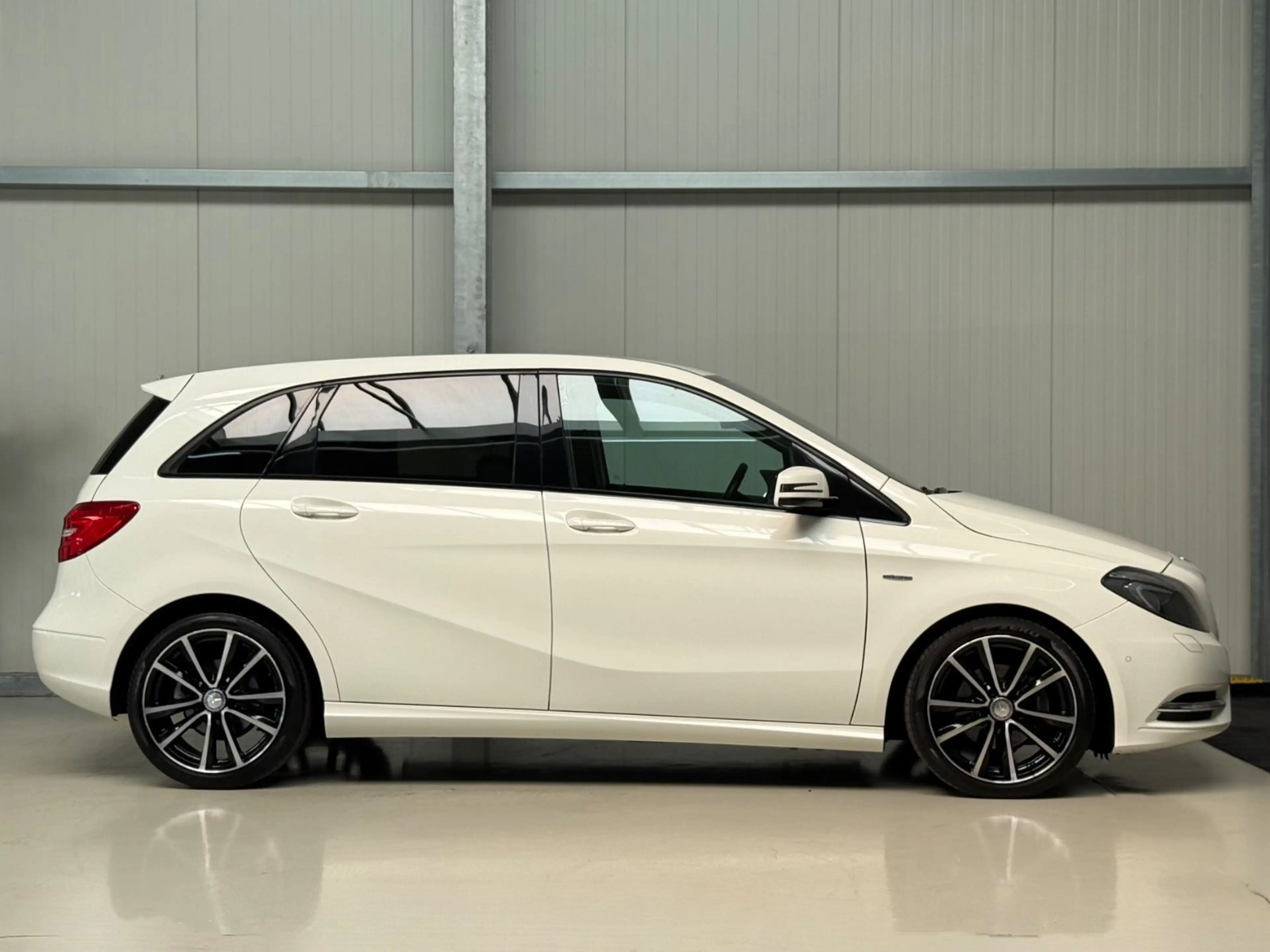 Mercedes-Benz B 200 Edition 1/KAMERA/KLIMA/ — photo 7