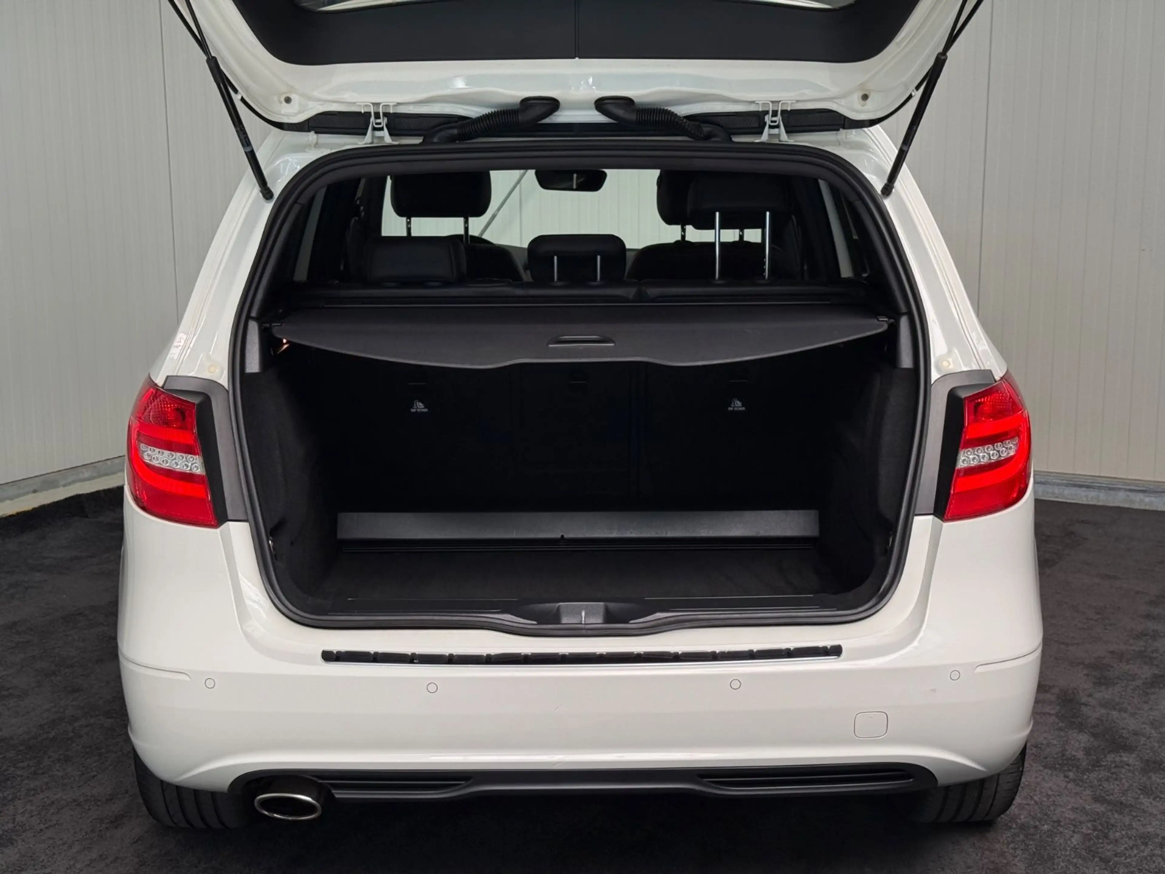 Mercedes-Benz B 200 Edition 1/KAMERA/KLIMA/ — photo 11