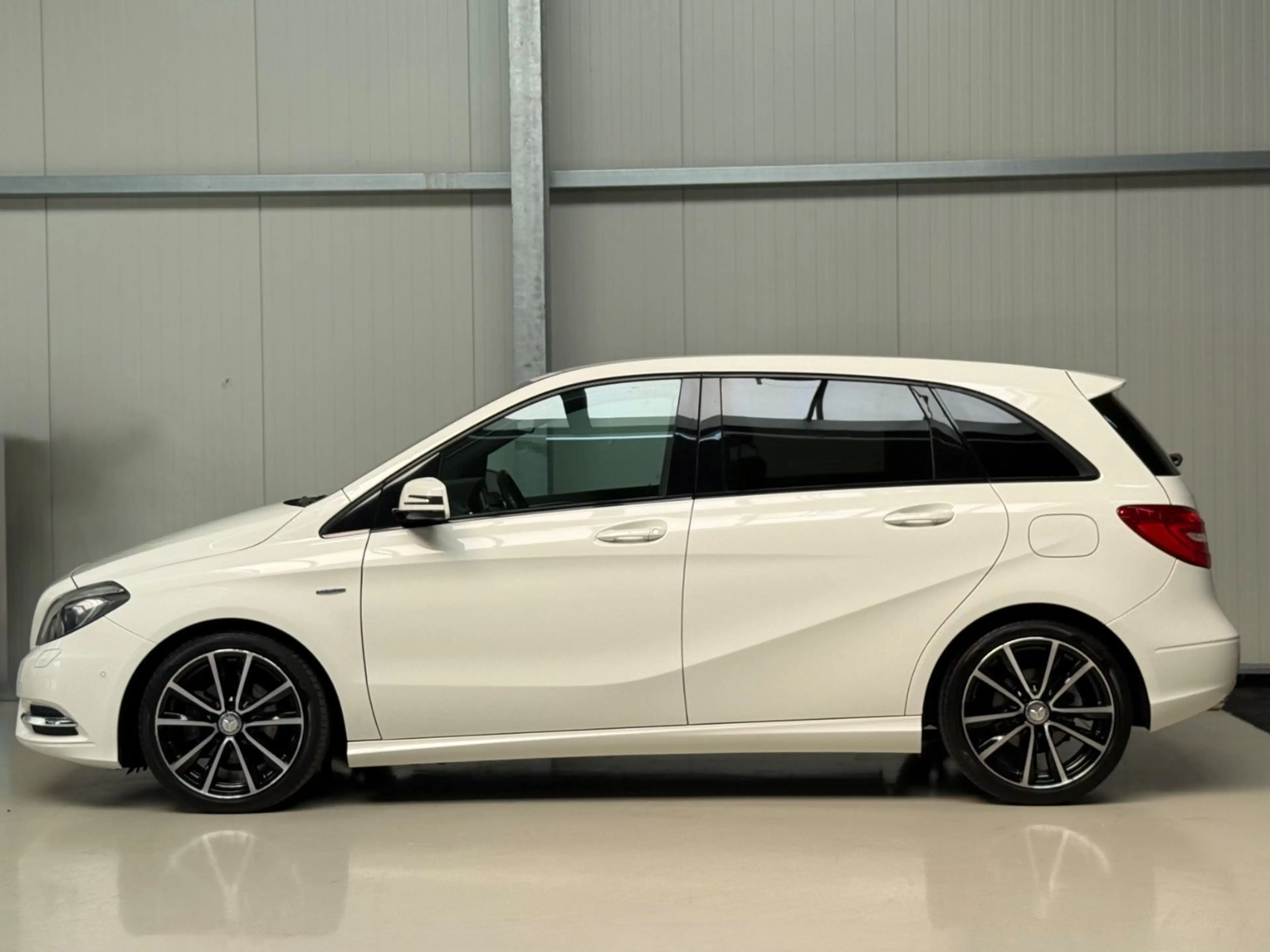 Mercedes-Benz B 200 Edition 1/KAMERA/KLIMA/ — photo 3