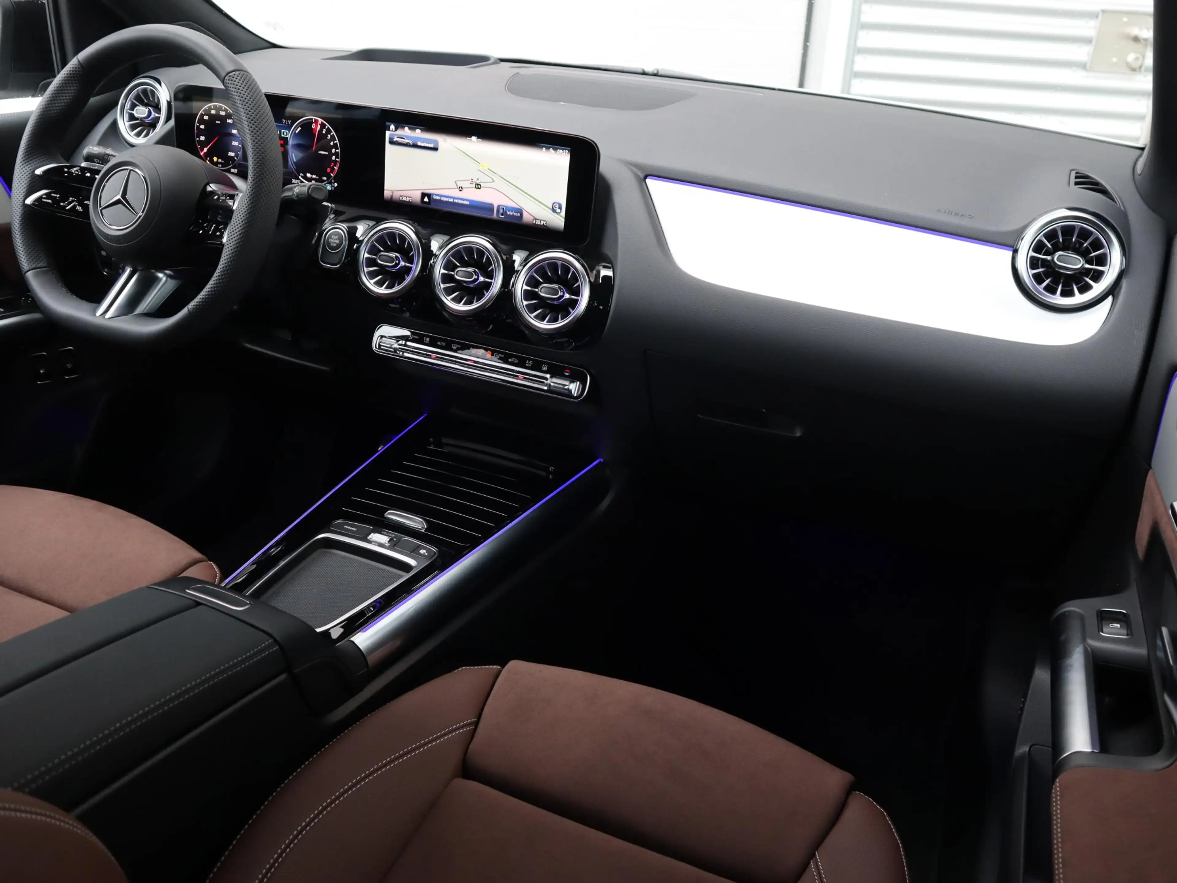 Mercedes-Benz B 250 e Star Edition AMG Line Plus — photo 3
