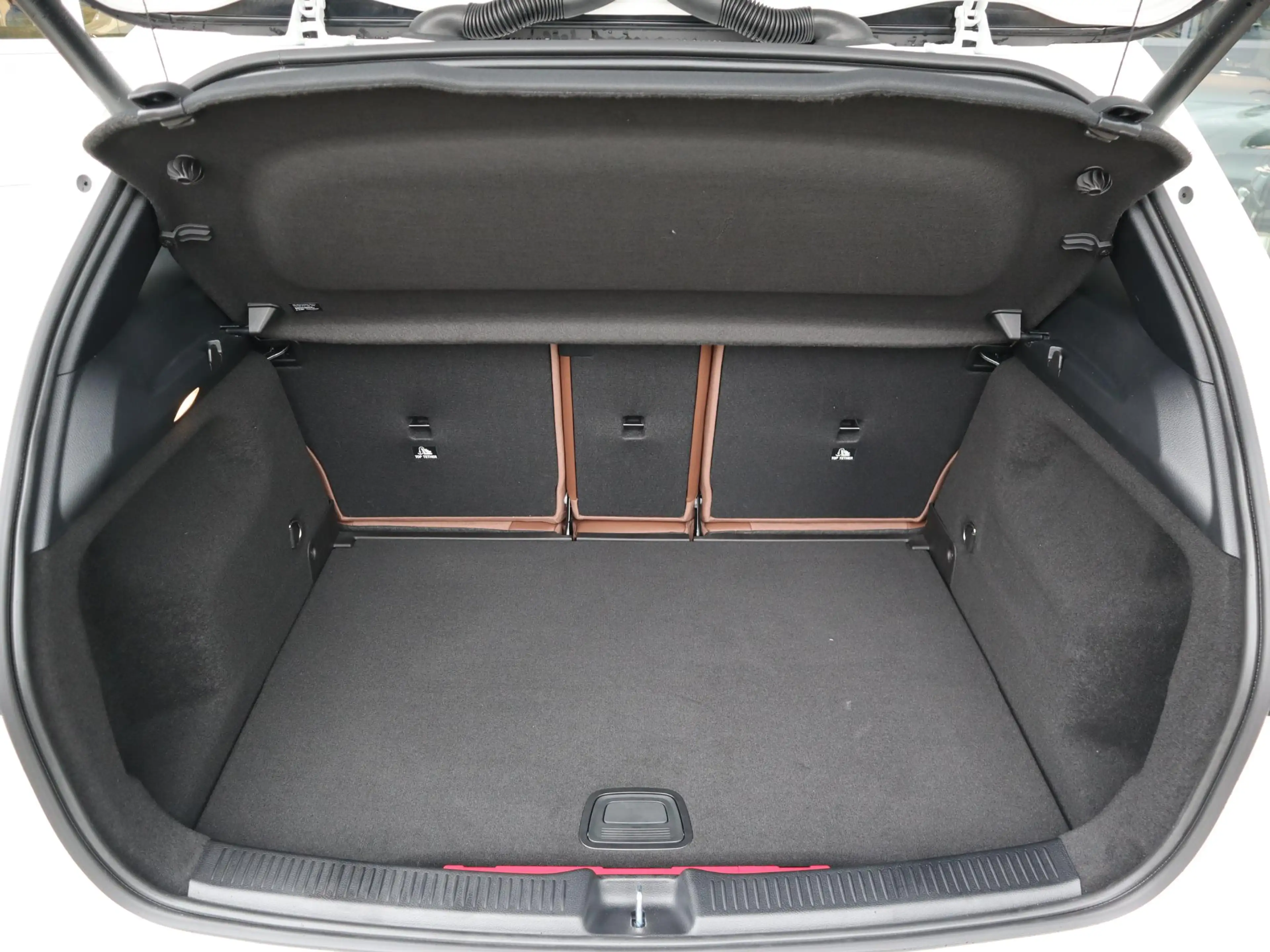 Mercedes-Benz B 250 e Star Edition AMG Line Plus — photo 9