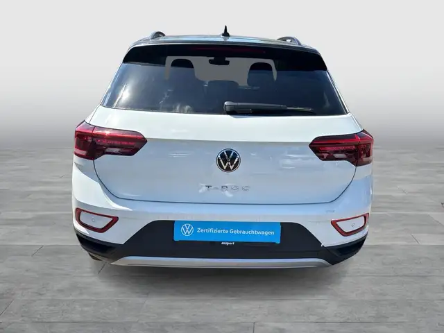 Volkswagen T-Roc view 4
