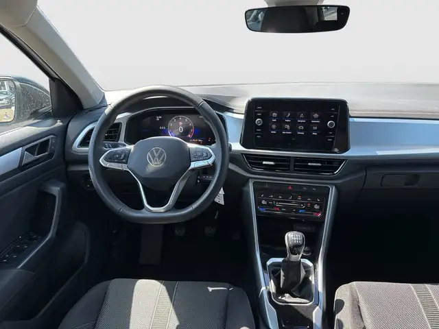 Volkswagen T-Roc view 8