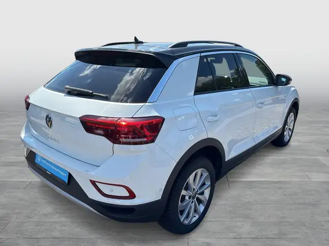Volkswagen T-Roc view 5