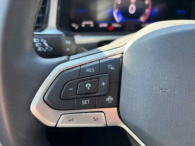 Volkswagen T-Roc view 15