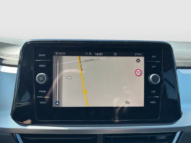 Volkswagen T-Roc view 12