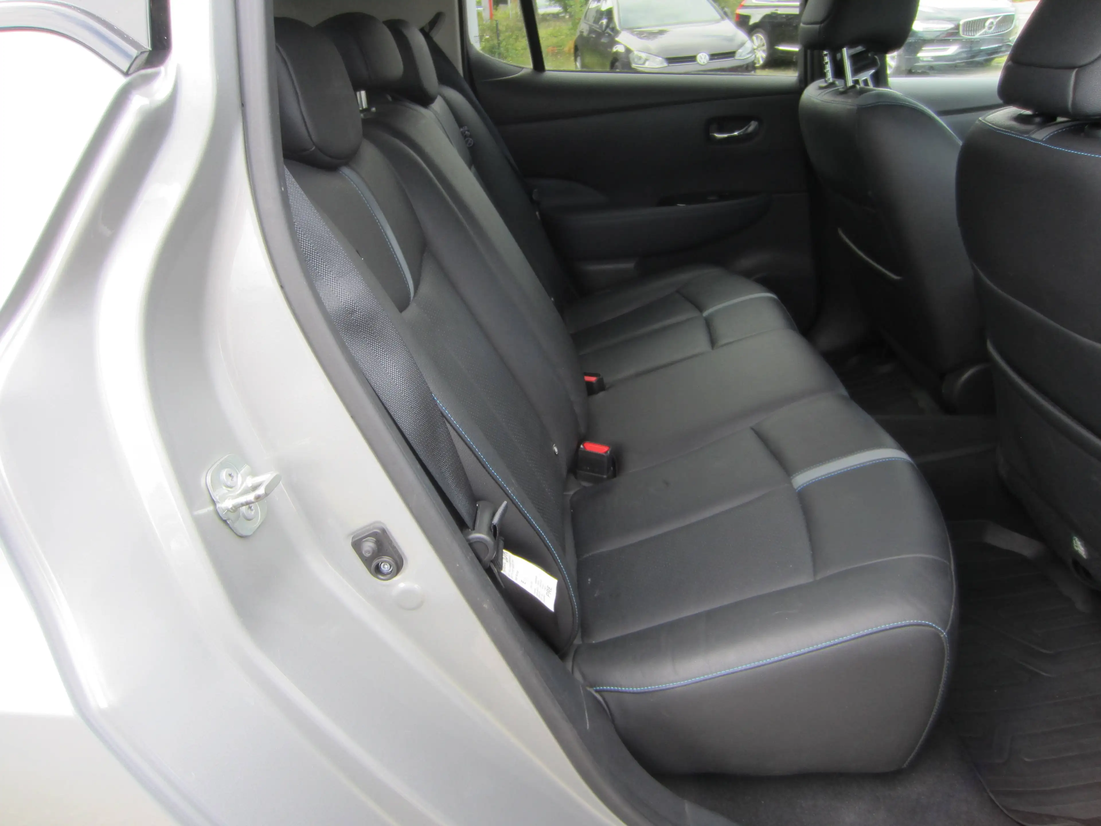 Nissan Leaf Tekna E-Fahrzeug — photo 9