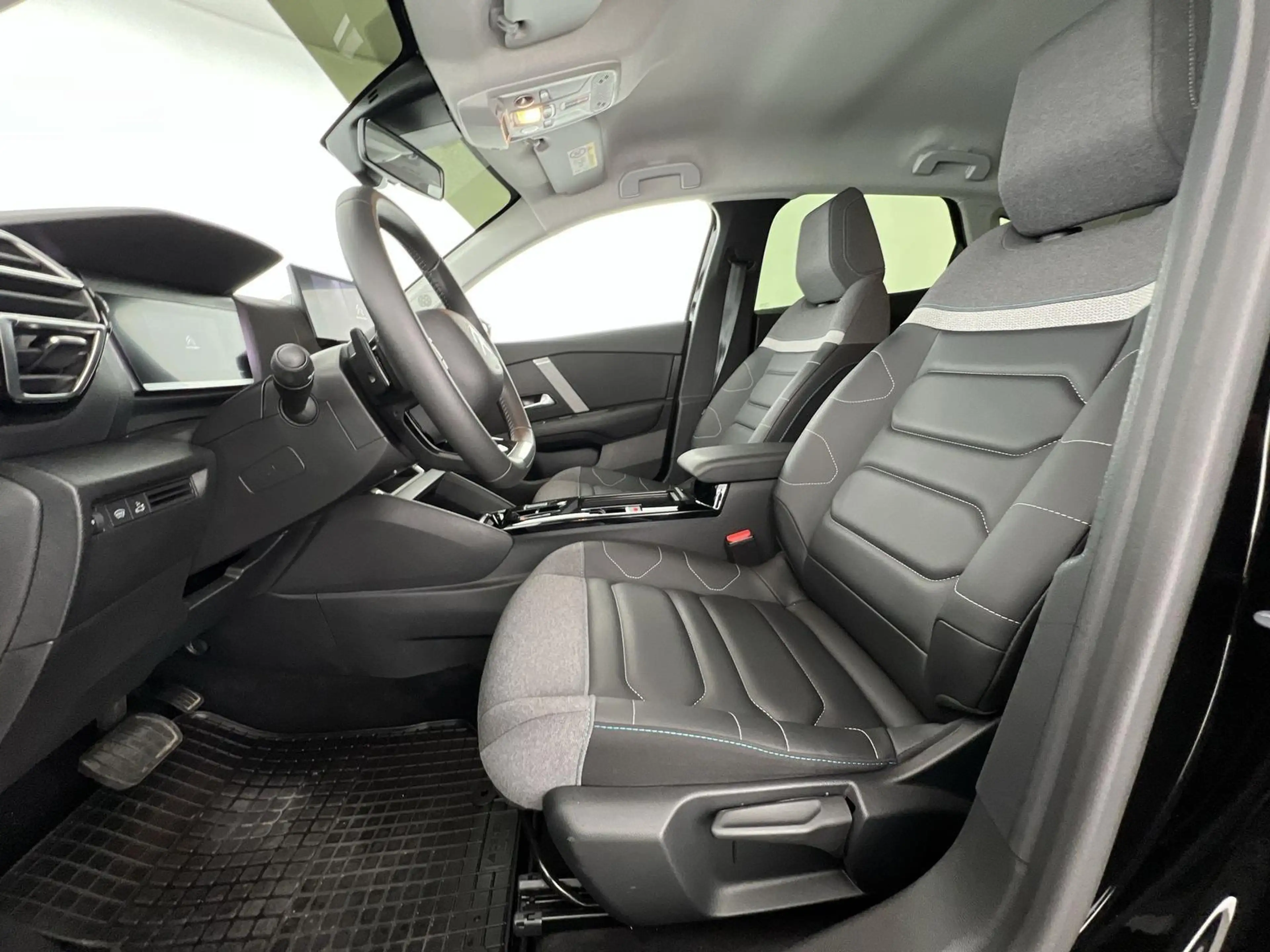 Citroen C4 X Plus 1.2*NAVI*SHZ*RFK*uvm — photo 11