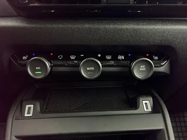 Citroen C4 X view 13