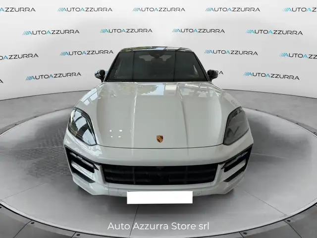 Porsche Cayenne view 2