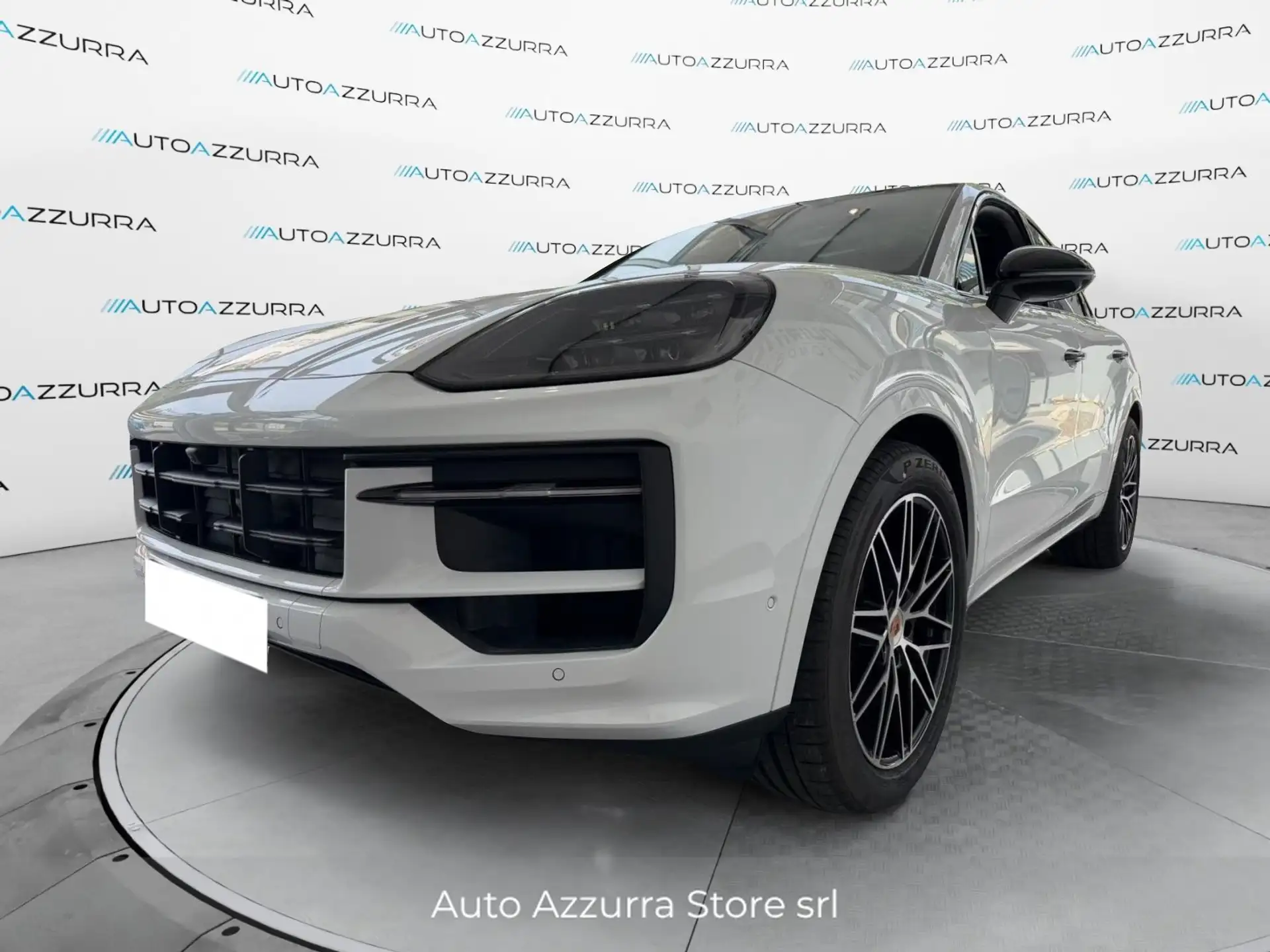 Porsche Cayenne 2026 흰색 사진 3
