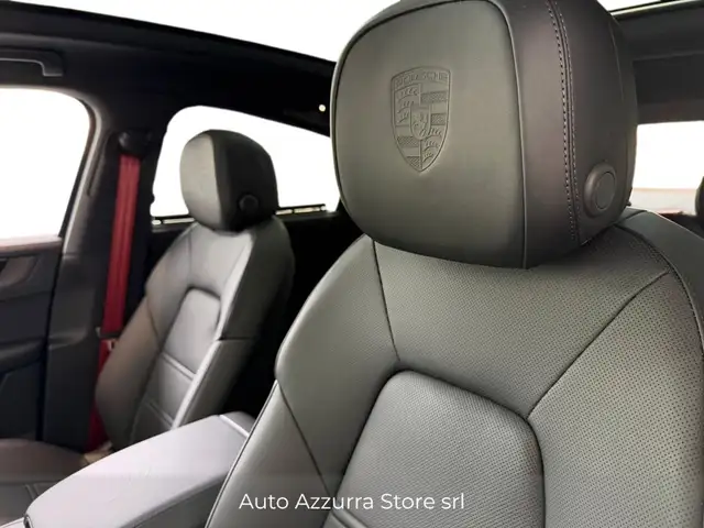 Porsche Cayenne view 9