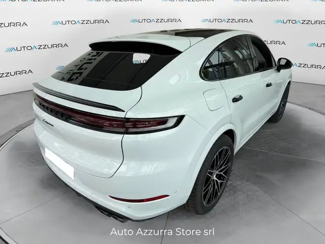 Porsche Cayenne view 7