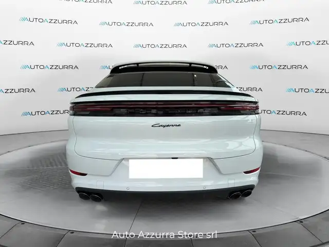 Porsche Cayenne view 6