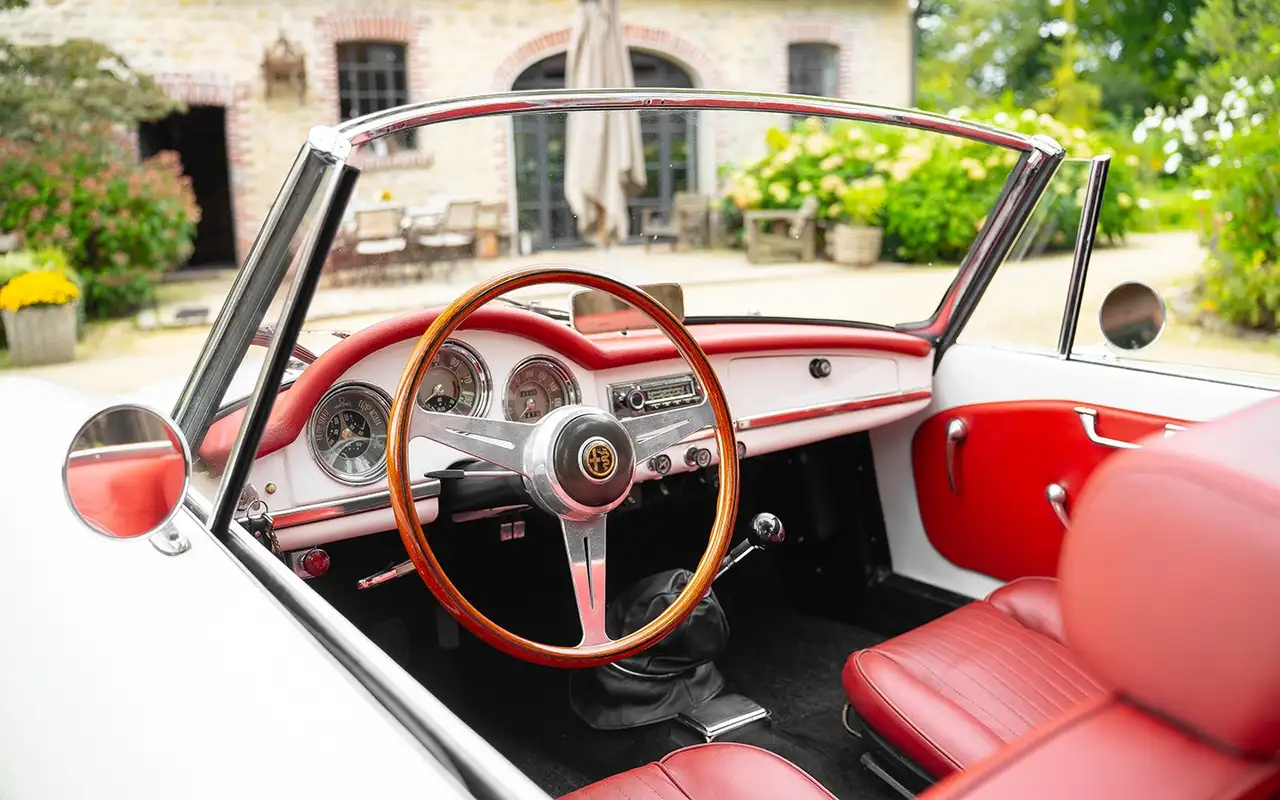 Alfa Romeo Giulia Spider 1600 - Vollständig restaurierter Zustand!, foto 4