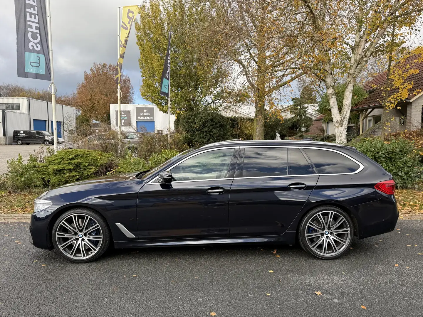 BMW 540 540i Touring xDrive M-Sport 340PK Nappa•Pano•HeadU Schwarz - 2