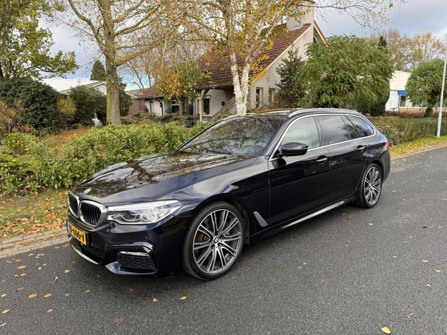BMW 540 540i Touring xDrive M-Sport 340PK Nappa•Pano•HeadU Noir - 1