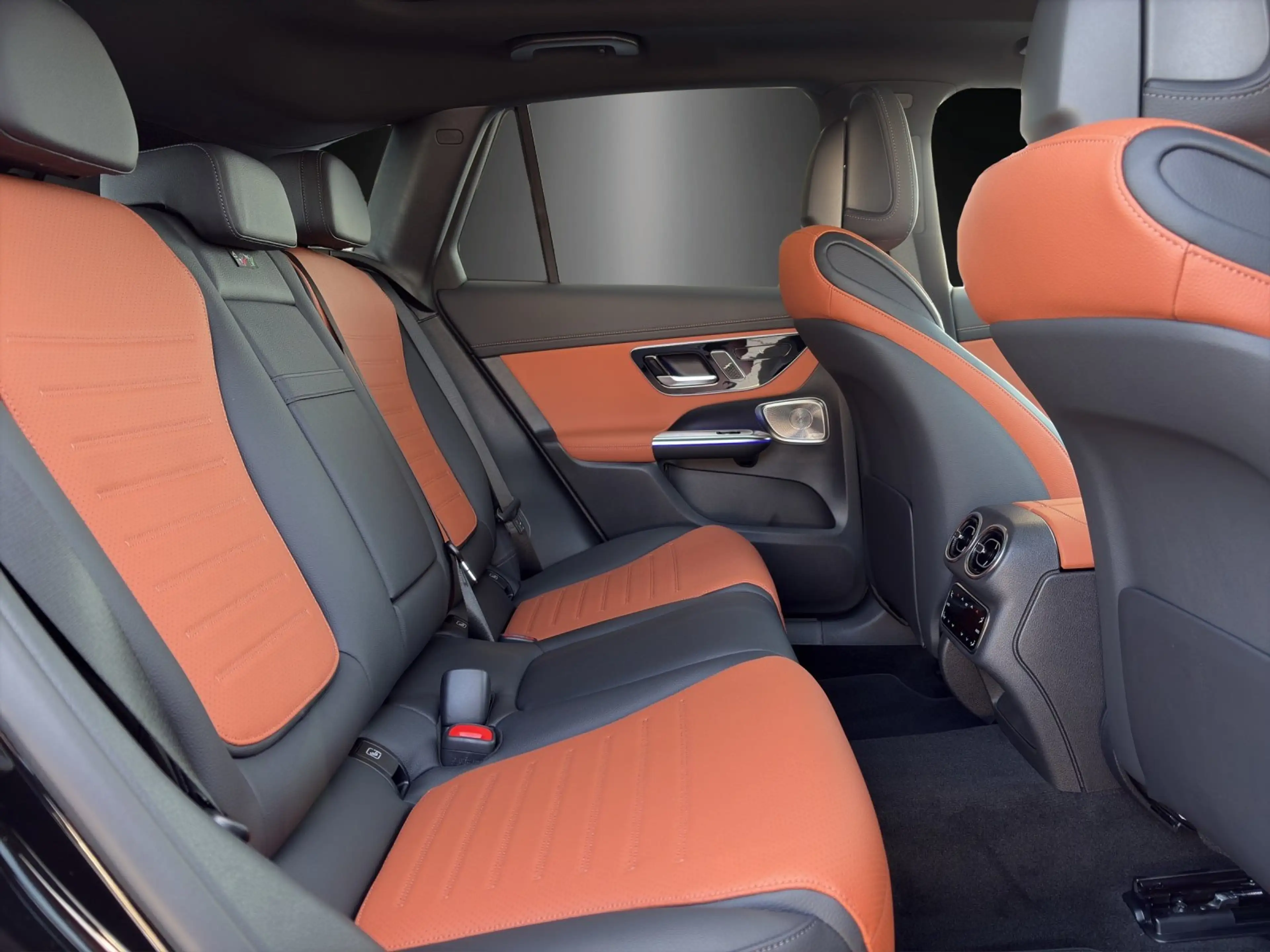 Mercedes-Benz GLC 450 d 4MATIC AMG DigLight 360° AHK HeadUp — photo 10