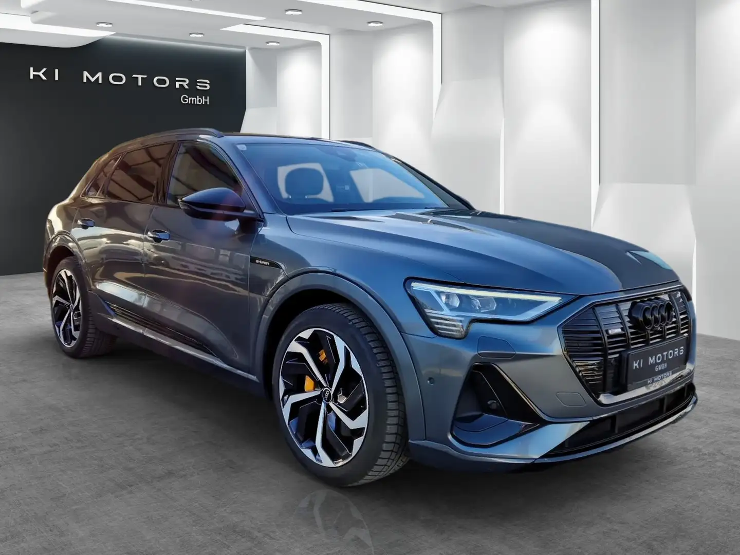 Audi e-tron 50 quattro S line Grau - 2