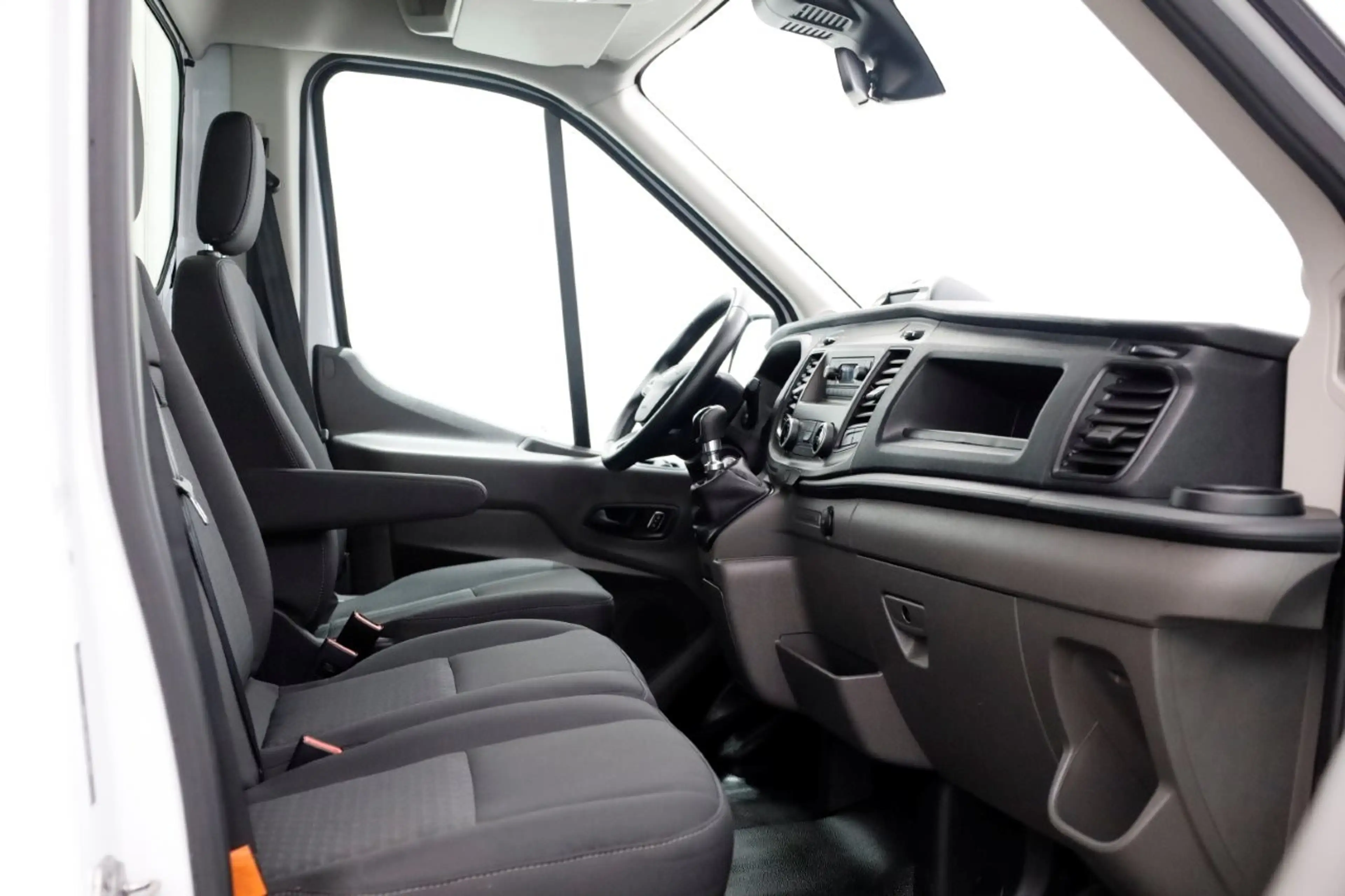 Ford Transit 350 2.0 TDCI 130pk RWD Trend Bakwagen met laadklep — photo 5