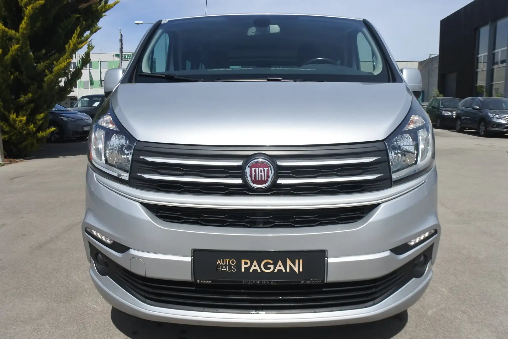 Fiat Talento Talento Panorama 3,0t 1,6 EcoJet  145 Executive Silber - 2