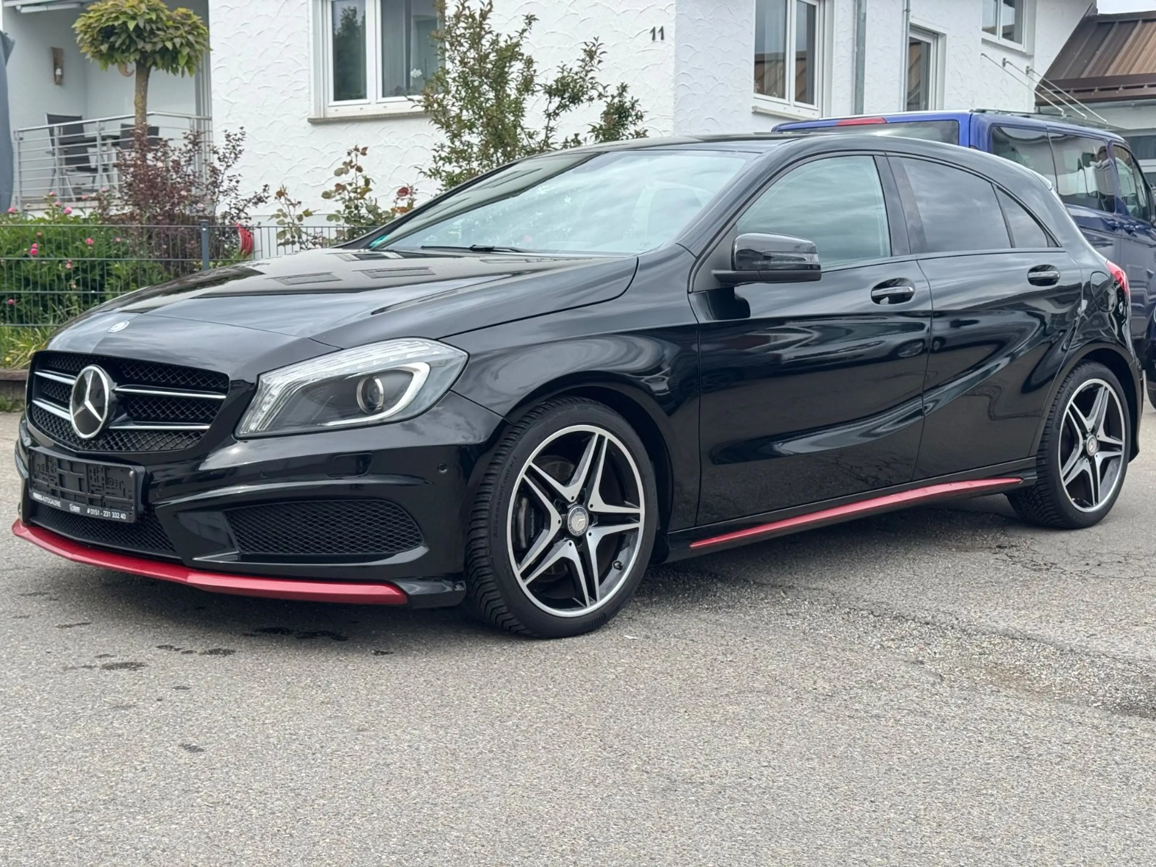 Mercedes-Benz A 180 BlueEfficiency*AMG-LINE Night Paket*1.HAND
