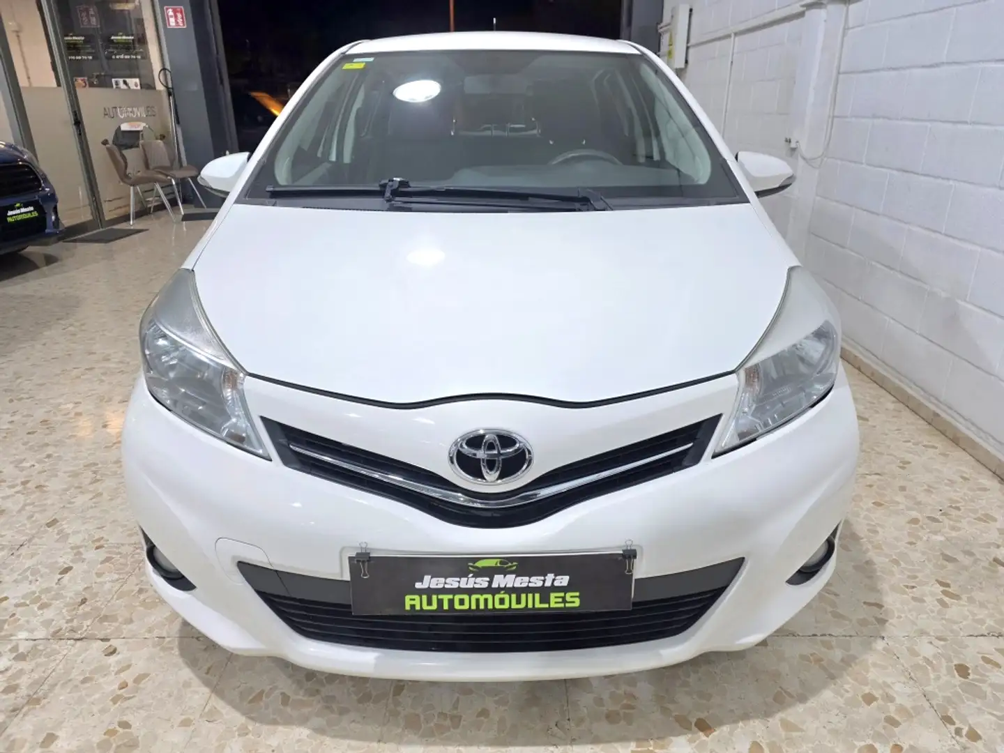 Toyota Yaris 1.0 Active Blanco - 2