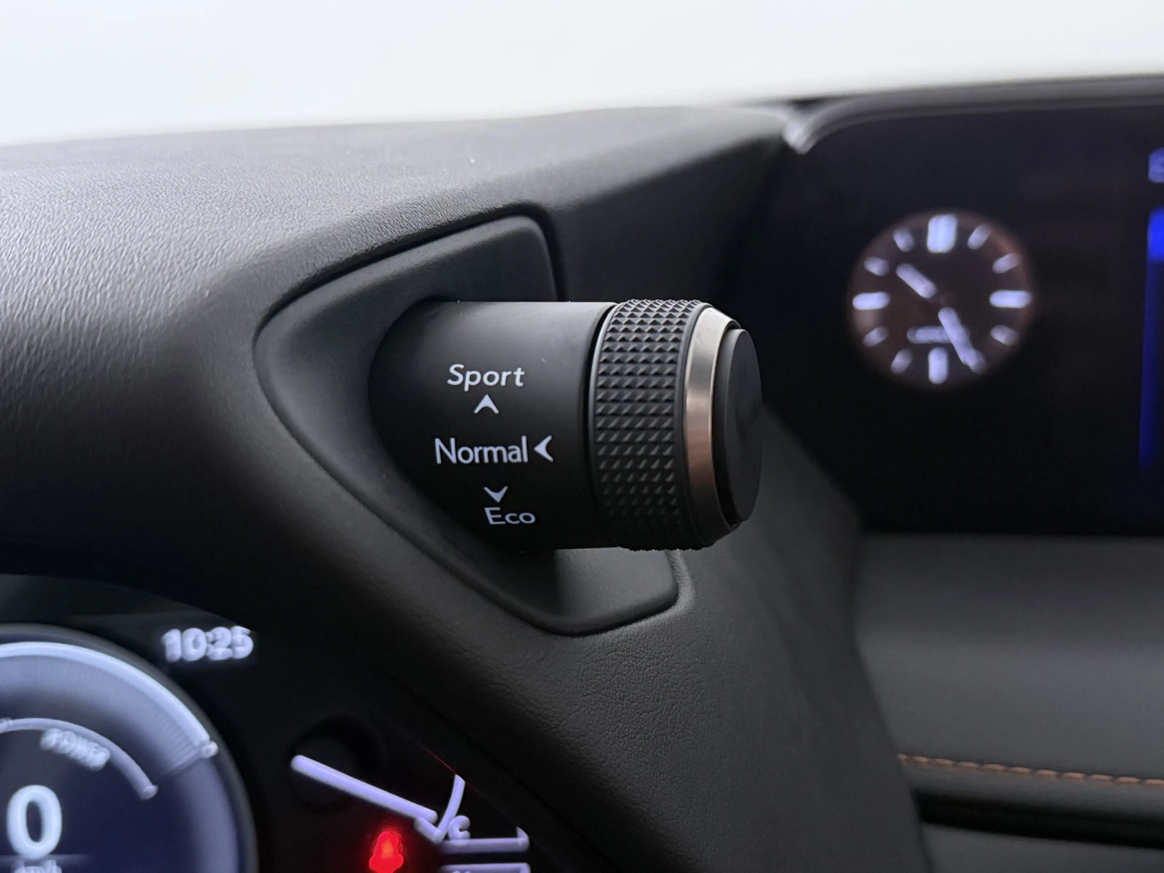 Lexus UX 250h Executive Line | President Pack | Mark Levinson | — photo 13