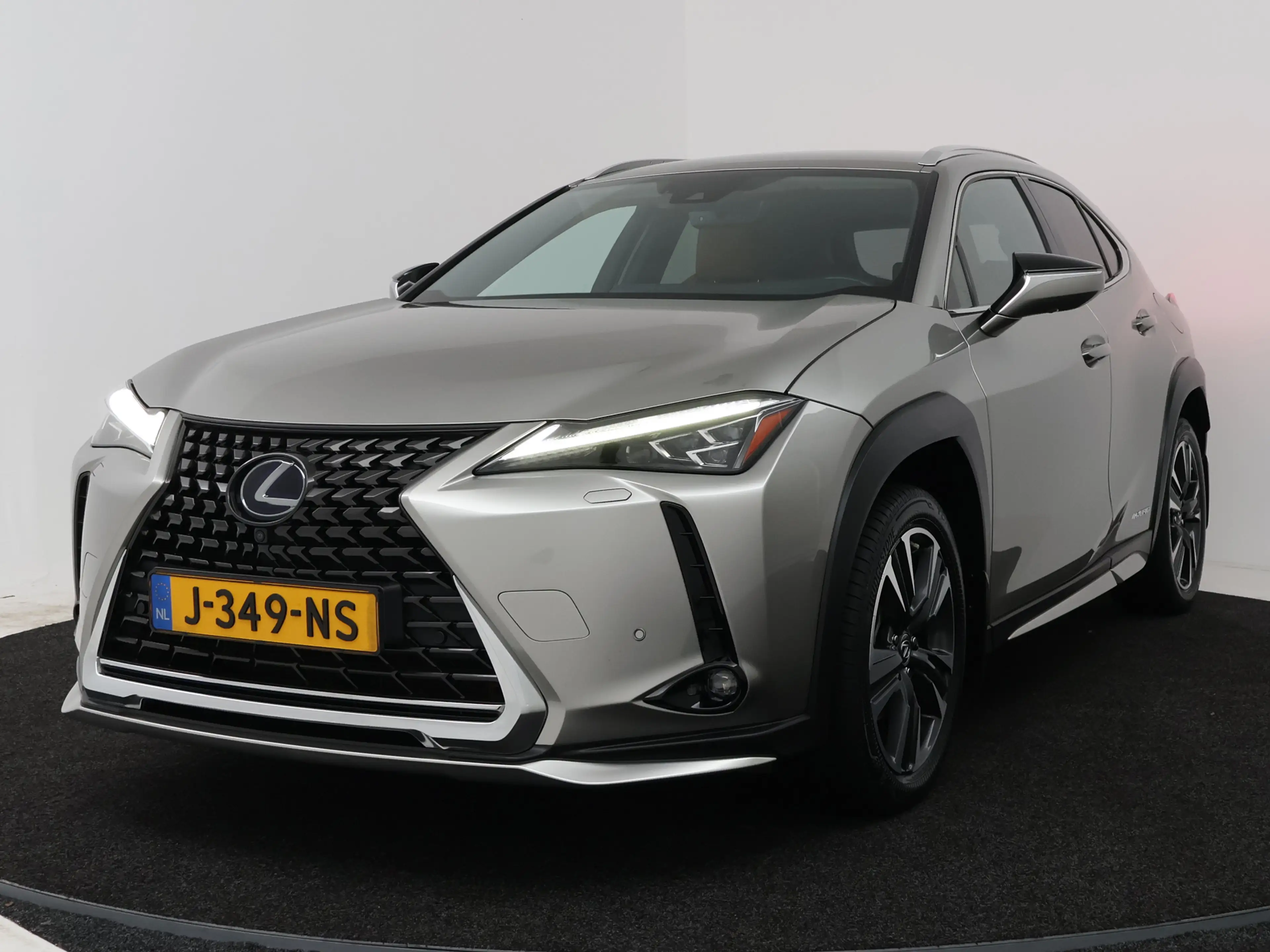 Lexus UX 250h Executive Line | President Pack | Mark Levinson |