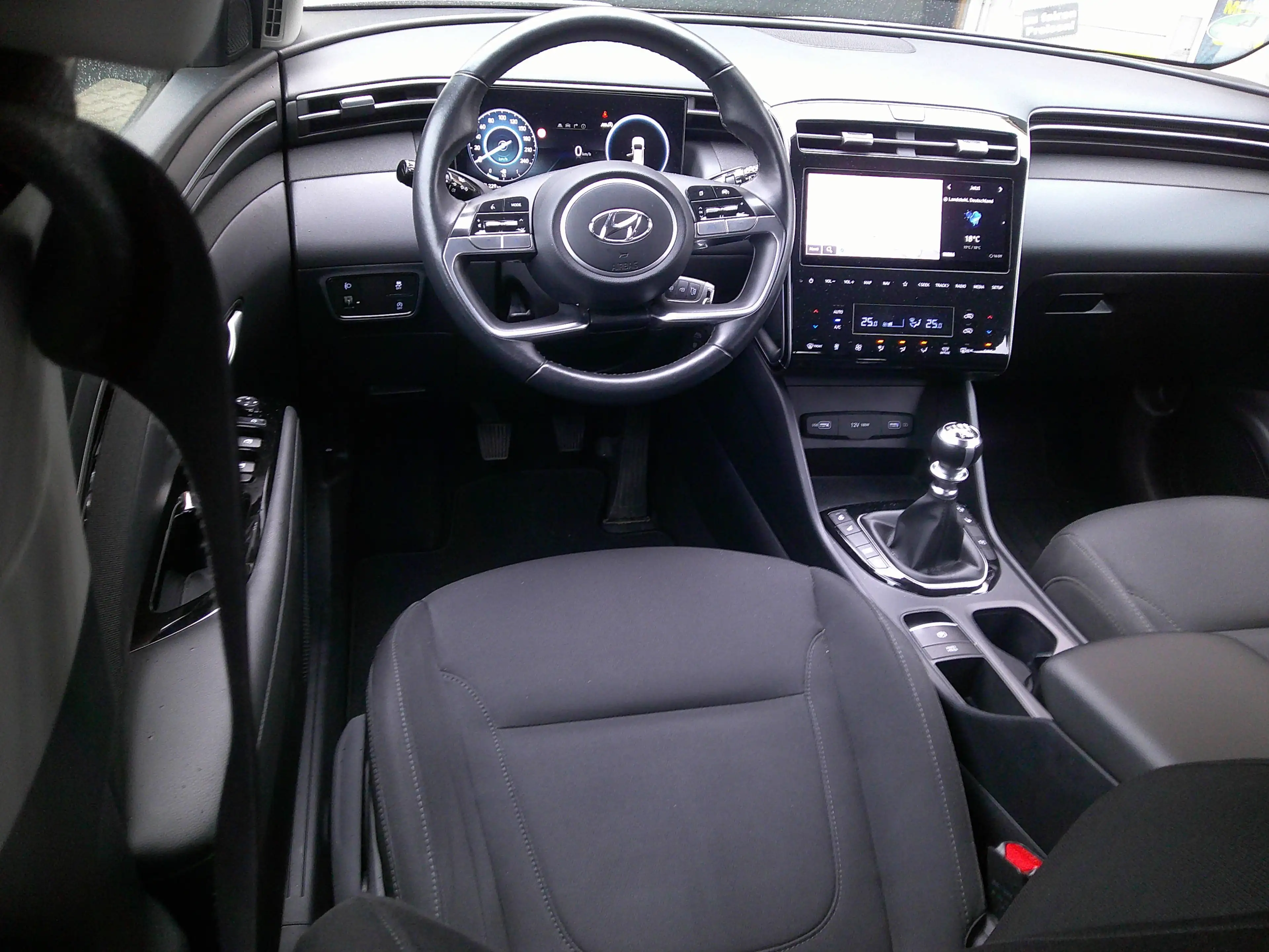 Hyundai TUCSON TUCSON 1.6 T-GDi 2WD Navi,Sitz+Lzhg.,Klimaautomatik,Kamera,PDC,.. — photo 8