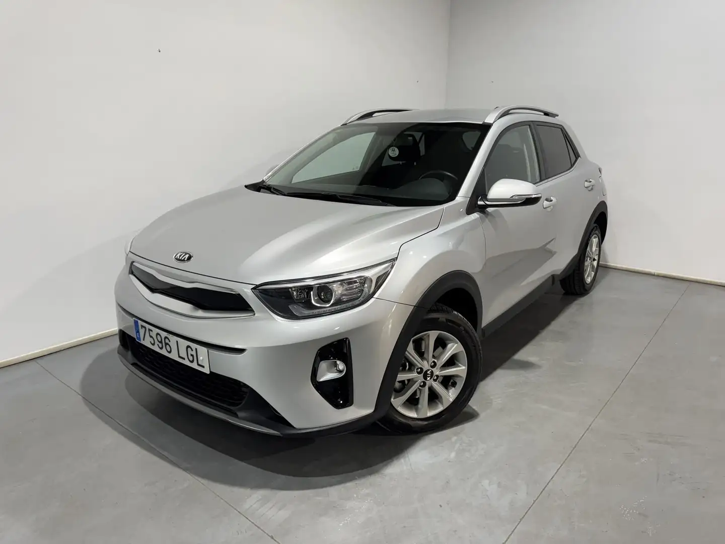Kia Stonic 1.2 CVVT Eco-Dynamic Drive 84 Zilver - 1