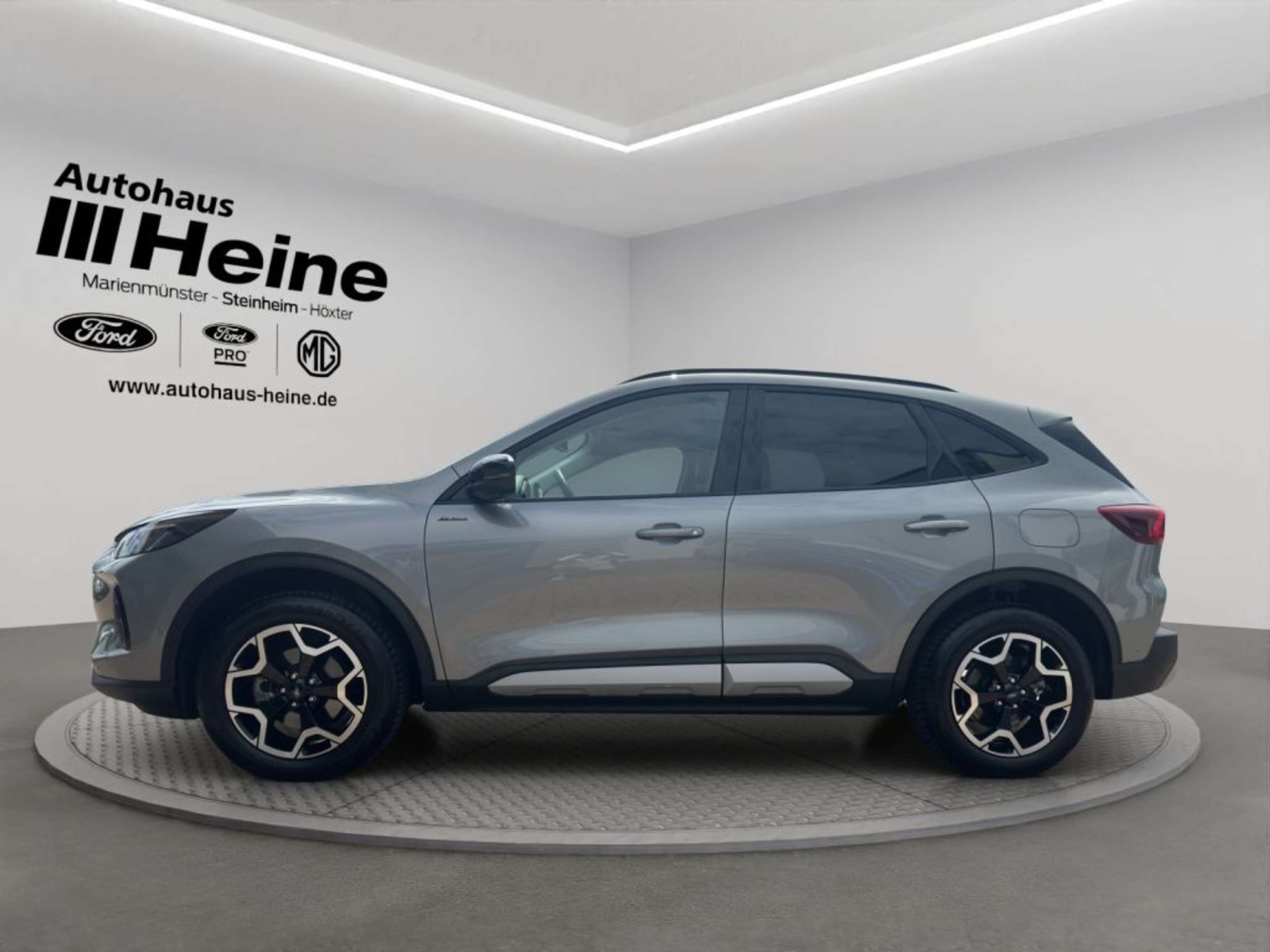 Fahrzeugabbildung Ford Kuga ACTIVE FHEV X 2.5 Ltr. 152 PS *AUT - mit KI generiert/bearbeitet