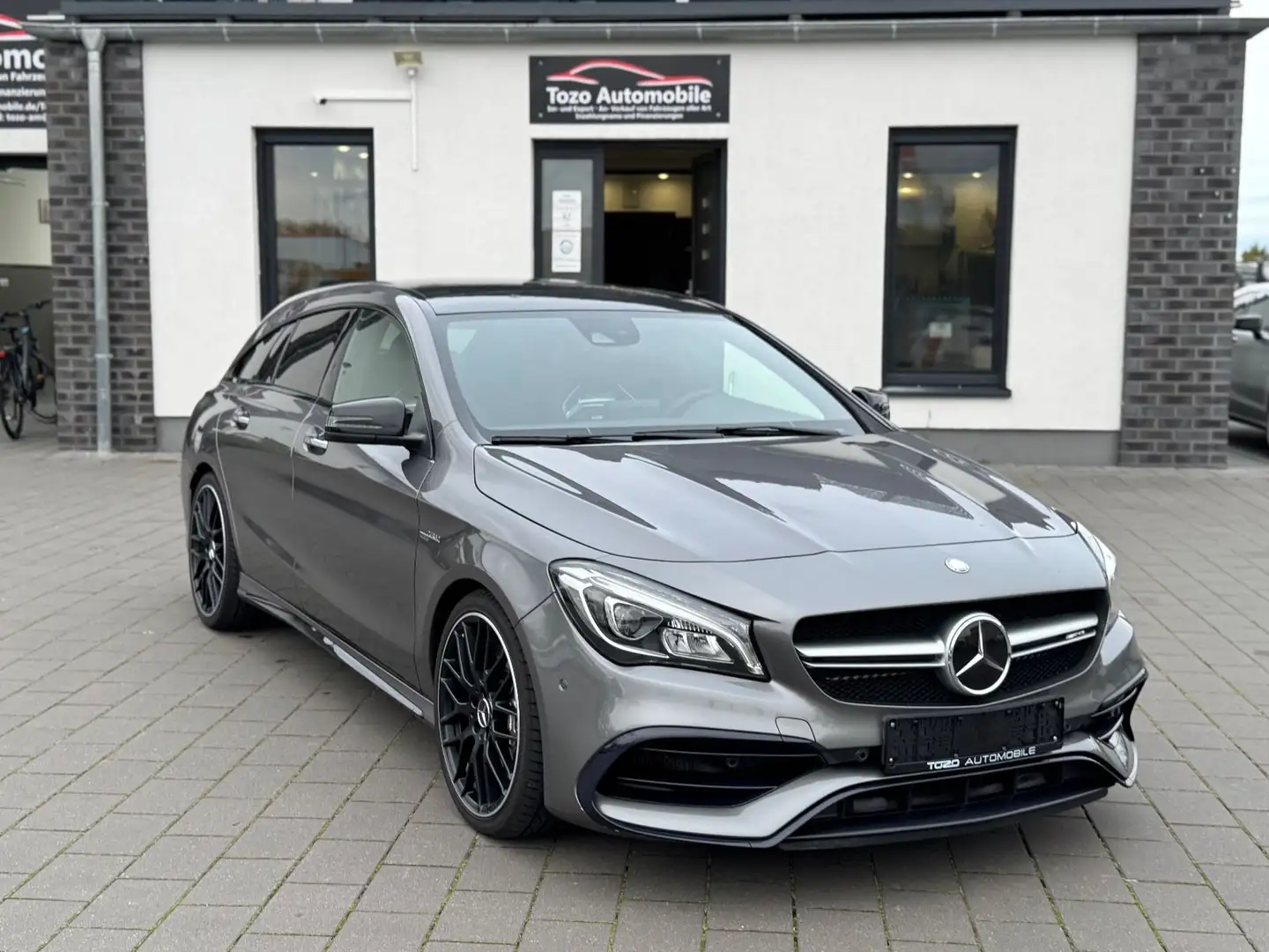 Mercedes-Benz CLA 45 AMG Shooting Brake*PANO*KAMERA*LED*TOP* Grau - 1