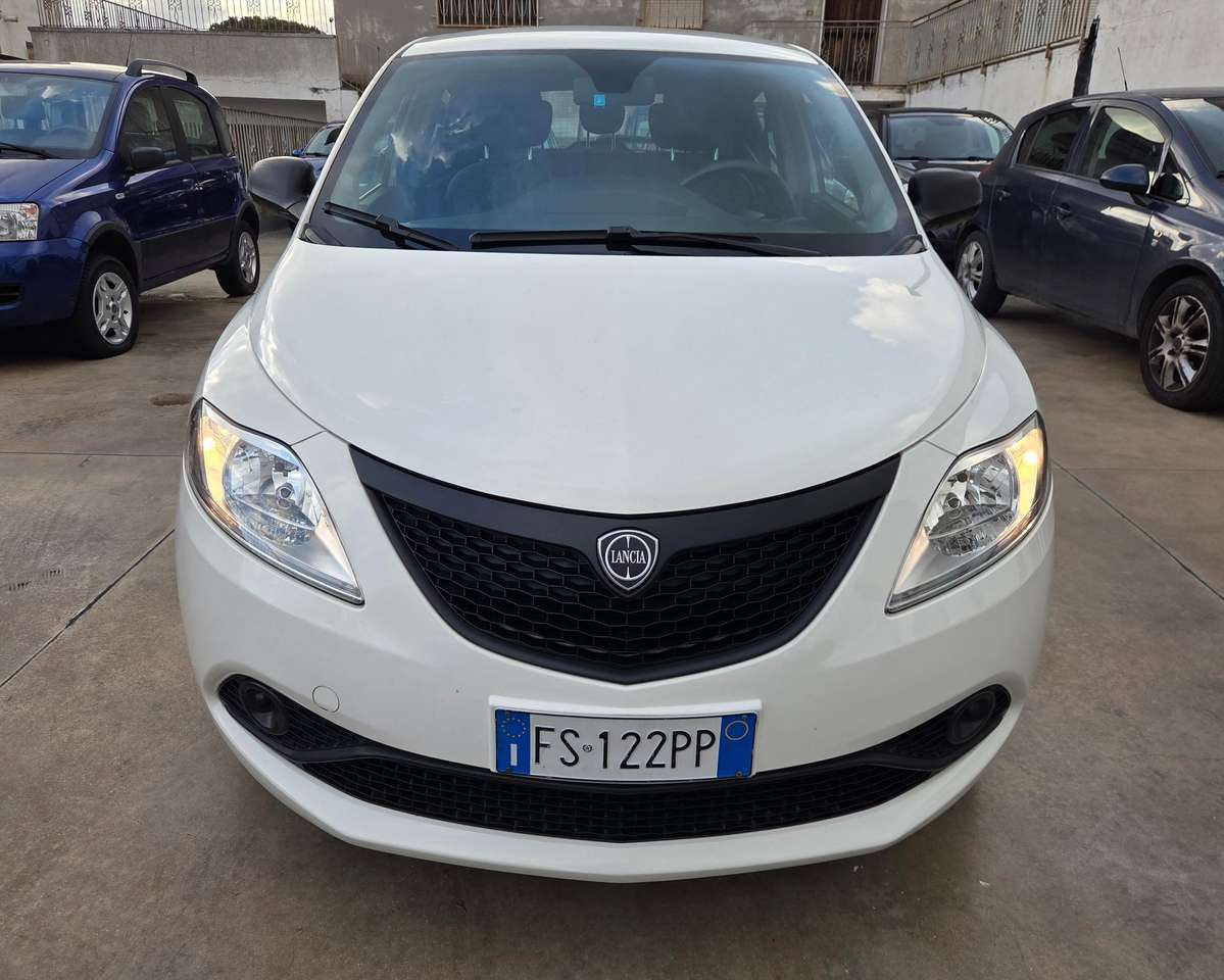 Lancia Ypsilon Ypsilon III 2015 1.2 Gold ecochic Gpl 69cv my19