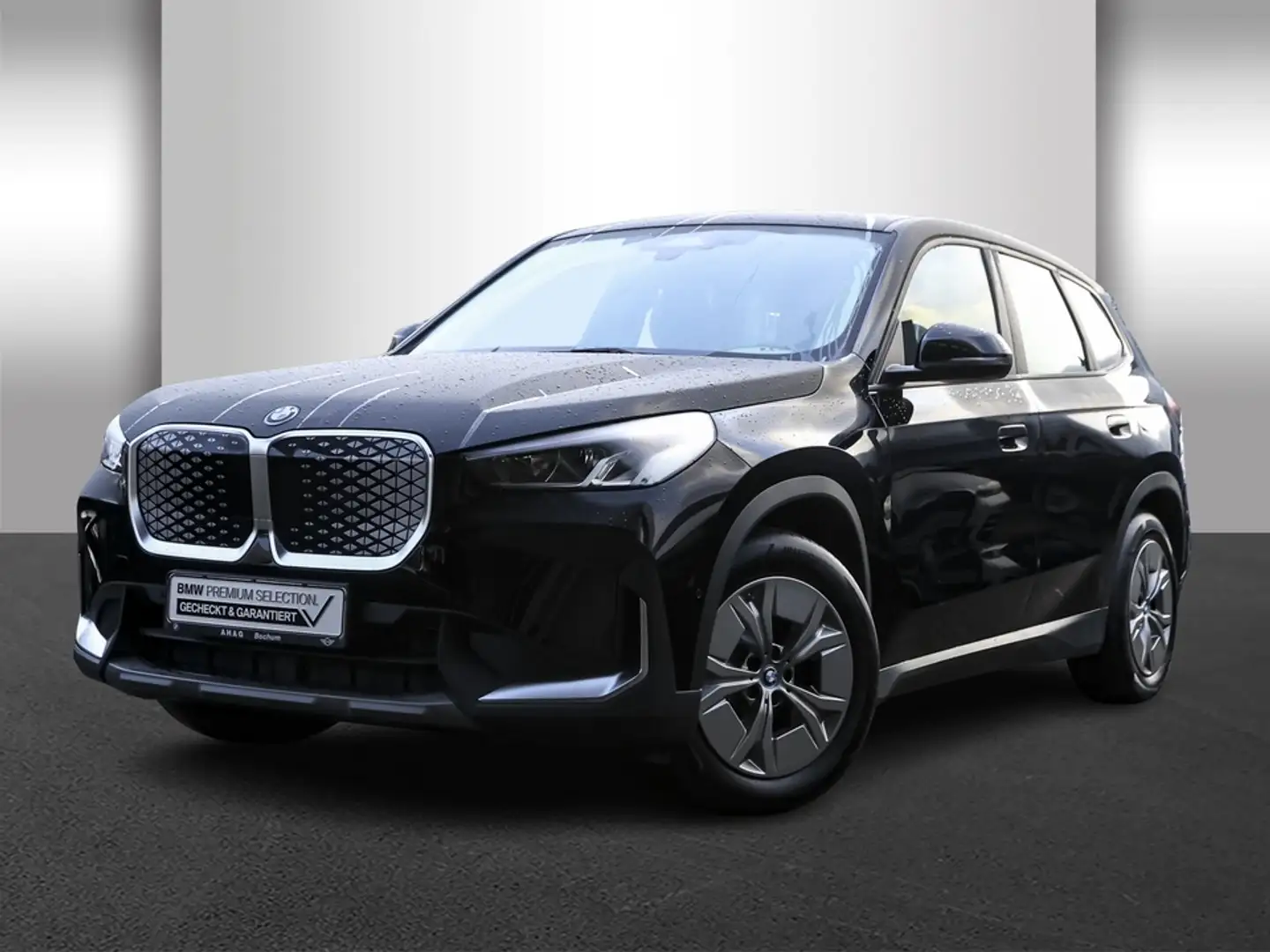 BMW iX1 xDrive30 Adaptives Fahrwerk Sitzhzg. Vorn Schwarz - 2
