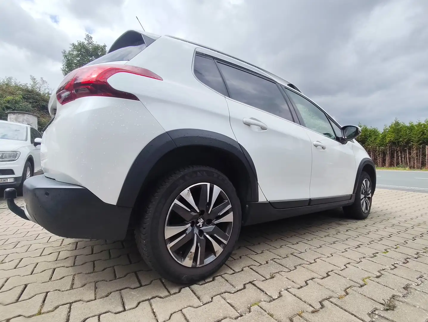 Peugeot 2008 1.6HDI Allure/wenig KM/Navi/Kamera/Sitzhzg/Scheckh Blanc - 2