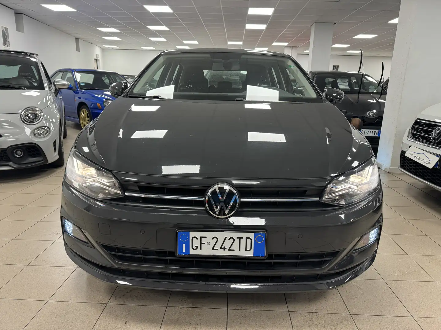 Volkswagen Polo Polo VI 2021 5p 1.0 evo Comfortline 80cv Neopatent Grau - 2