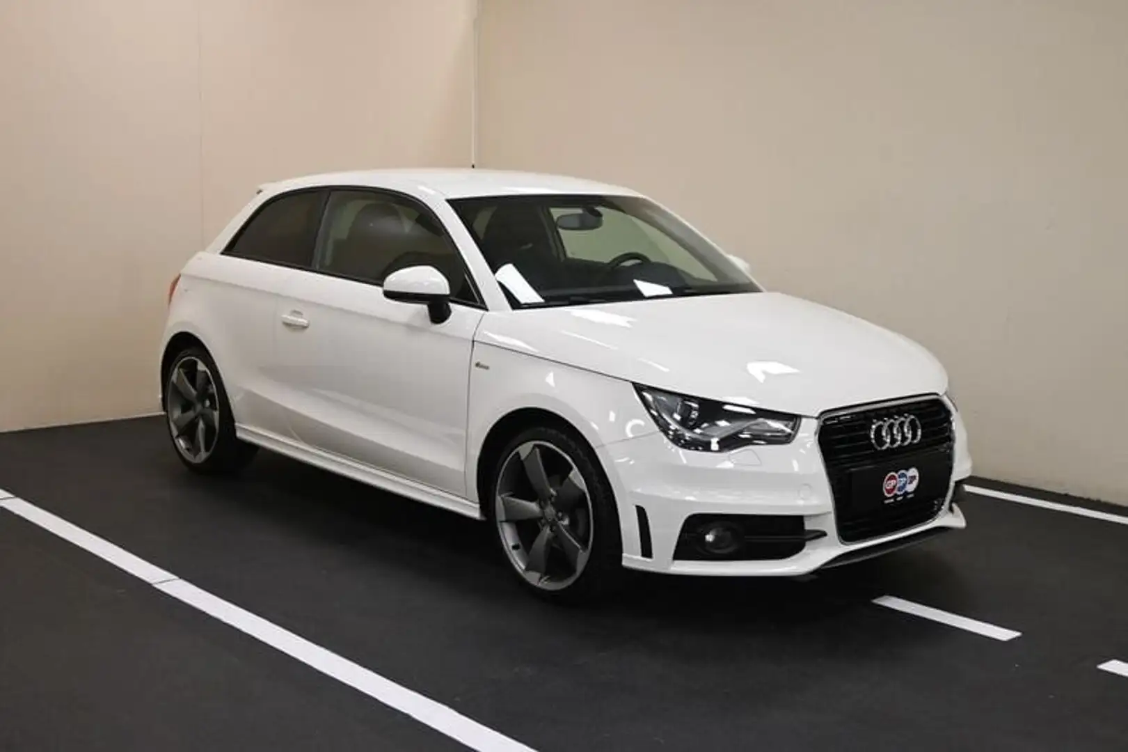 Audi A1 1.2 TFSI S-Line bijela - 1
