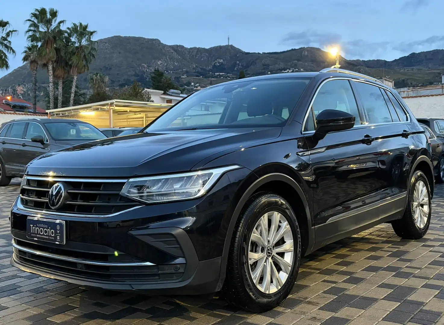 Volkswagen Tiguan Life 2.0 TDI 122CV Nero - 1