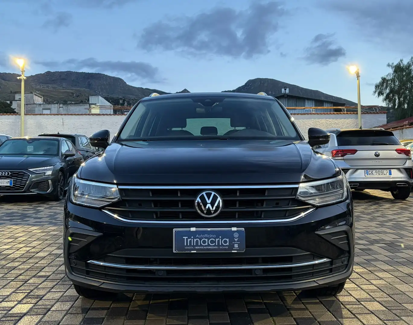 Volkswagen Tiguan Life 2.0 TDI 122CV Nero - 2