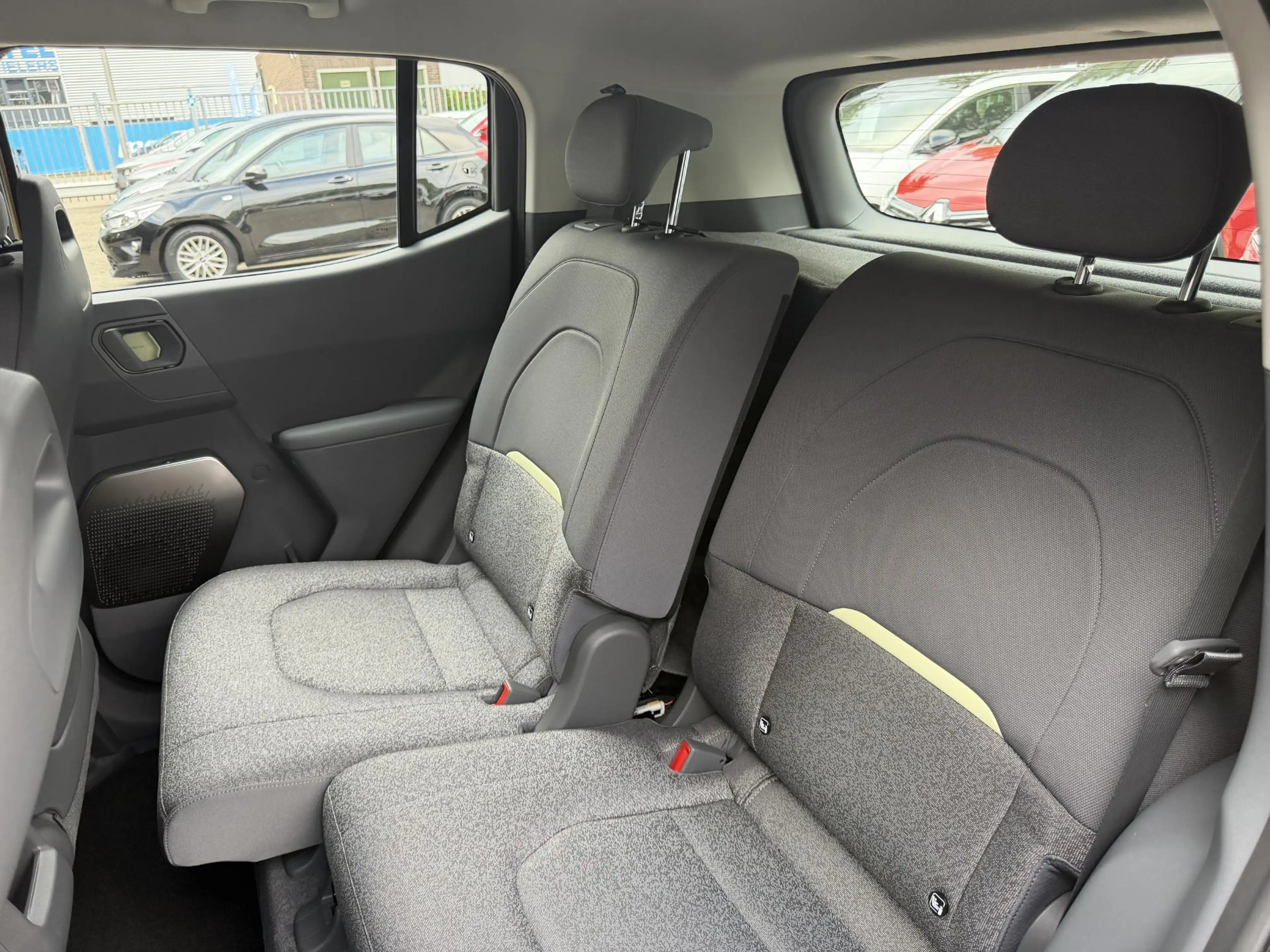 Kia EV2 Air 42.2 kWh 4p. | Black Pack | Stoel/Stuurwielver — photo 10