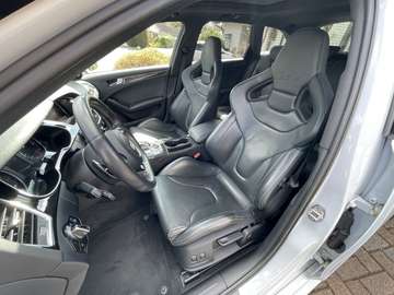 RS4,SUZUKA-GRAU+RS-Sitze,ACC,Pano,20,B&O,77TKm,1HD