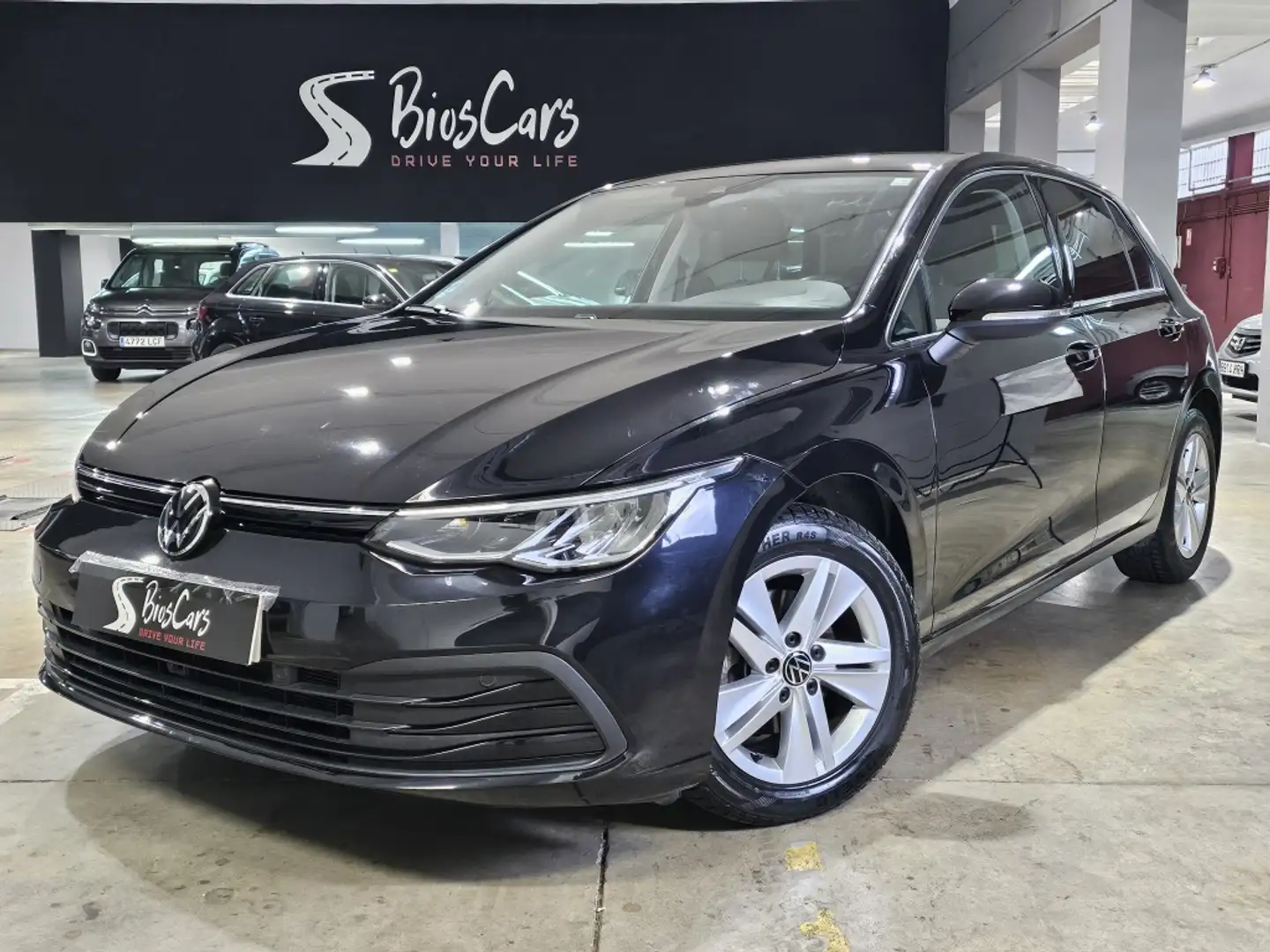 Volkswagen Golf 1.0 eTSI DSG 81kW Negro - 1