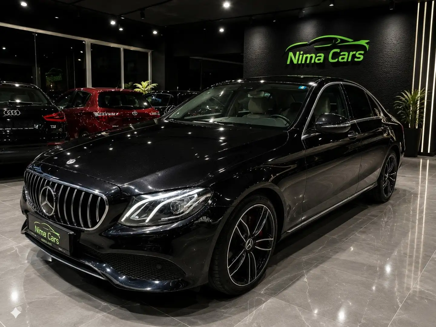 Mercedes-Benz E 200 E 200 d (213.013) Schwarz - 1