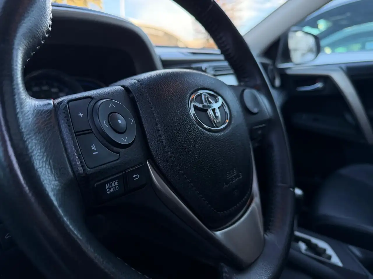 Toyota RAV 4 снимка Toyota RAV 4