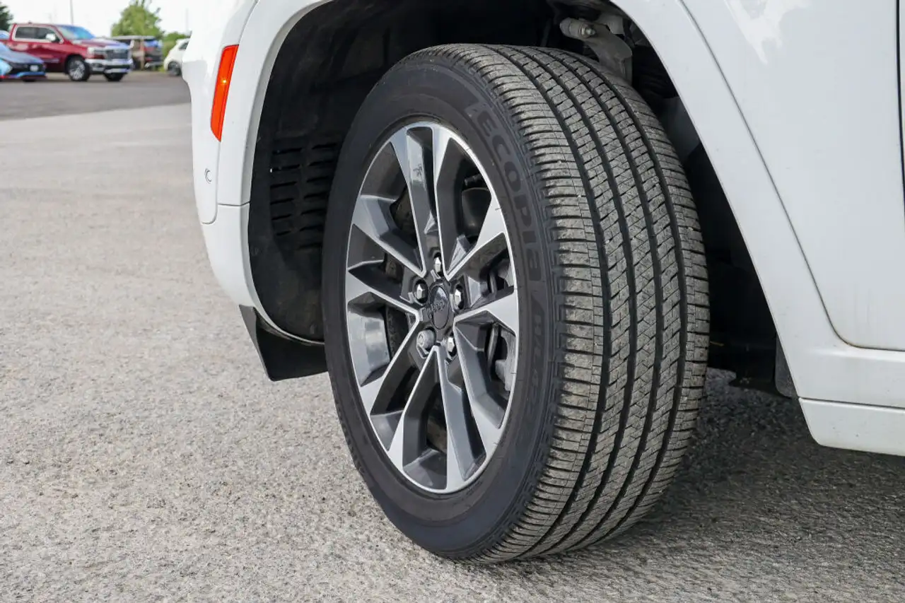 Jeep Grand Cherokee photo Jeep Grand Cherokee