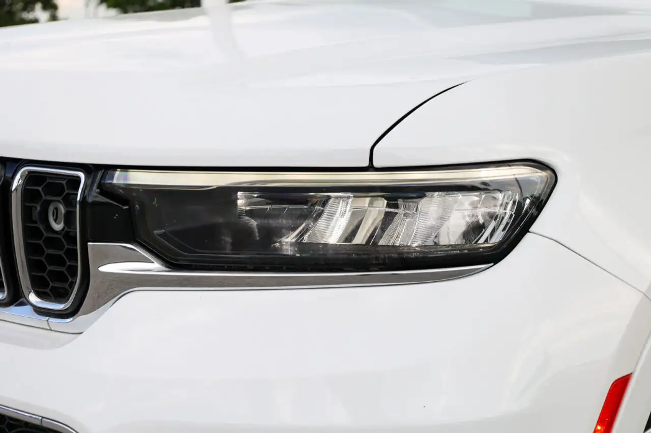 Jeep Grand Cherokee photo Jeep Grand Cherokee